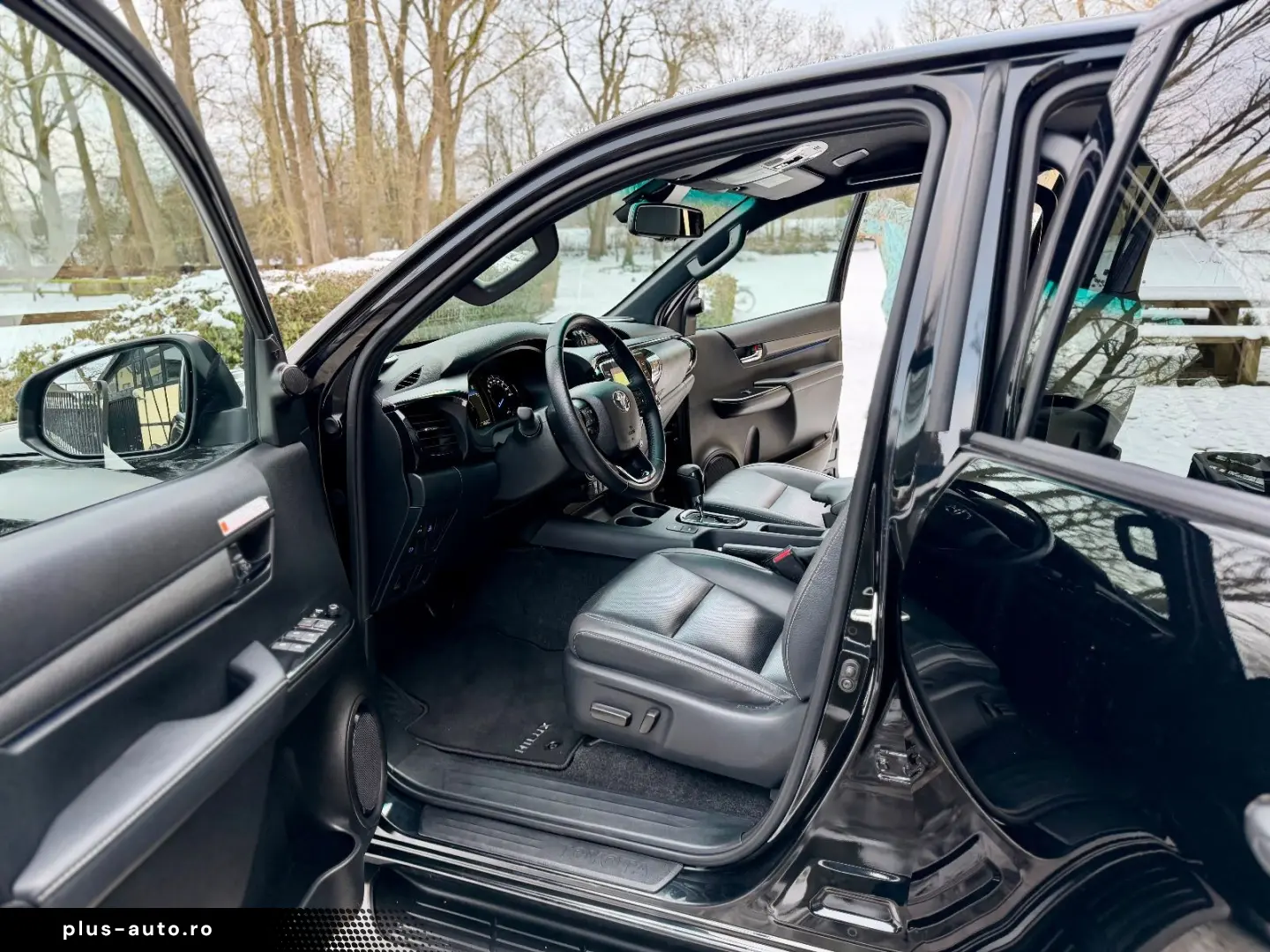 TOYOTA Hilux 2.8 D-4D 4Wd Invincible JBL AHK Rollo Büge