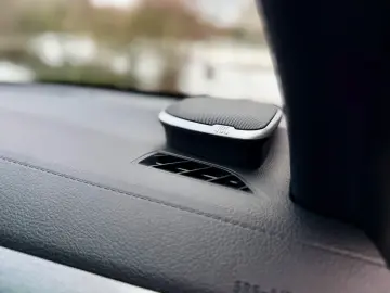 TOYOTA Hilux 2.8 D-4D 4Wd Invincible JBL AHK Rollo Büge