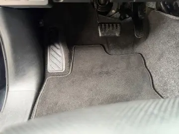 TOYOTA Hilux 2.8 D-4D 4Wd Invincible JBL AHK Rollo Büge