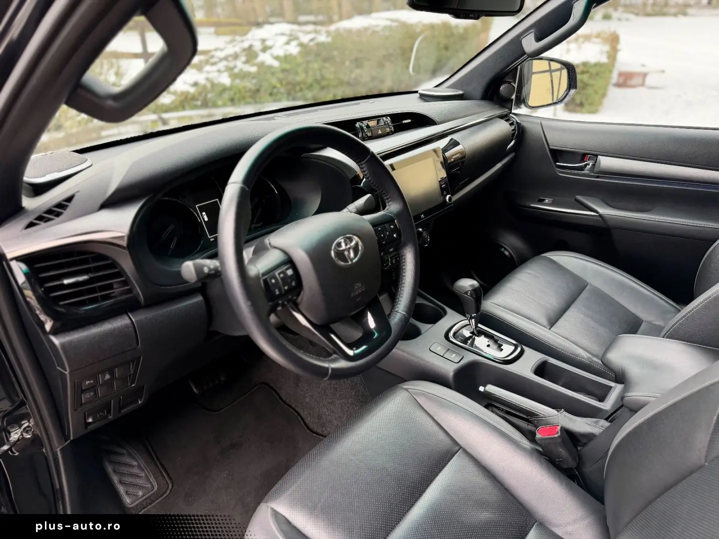 TOYOTA Hilux 2.8 D-4D 4Wd Invincible JBL AHK Rollo Büge