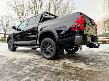 TOYOTA Hilux 2.8 D-4D 4Wd Invincible JBL AHK Rollo Büge