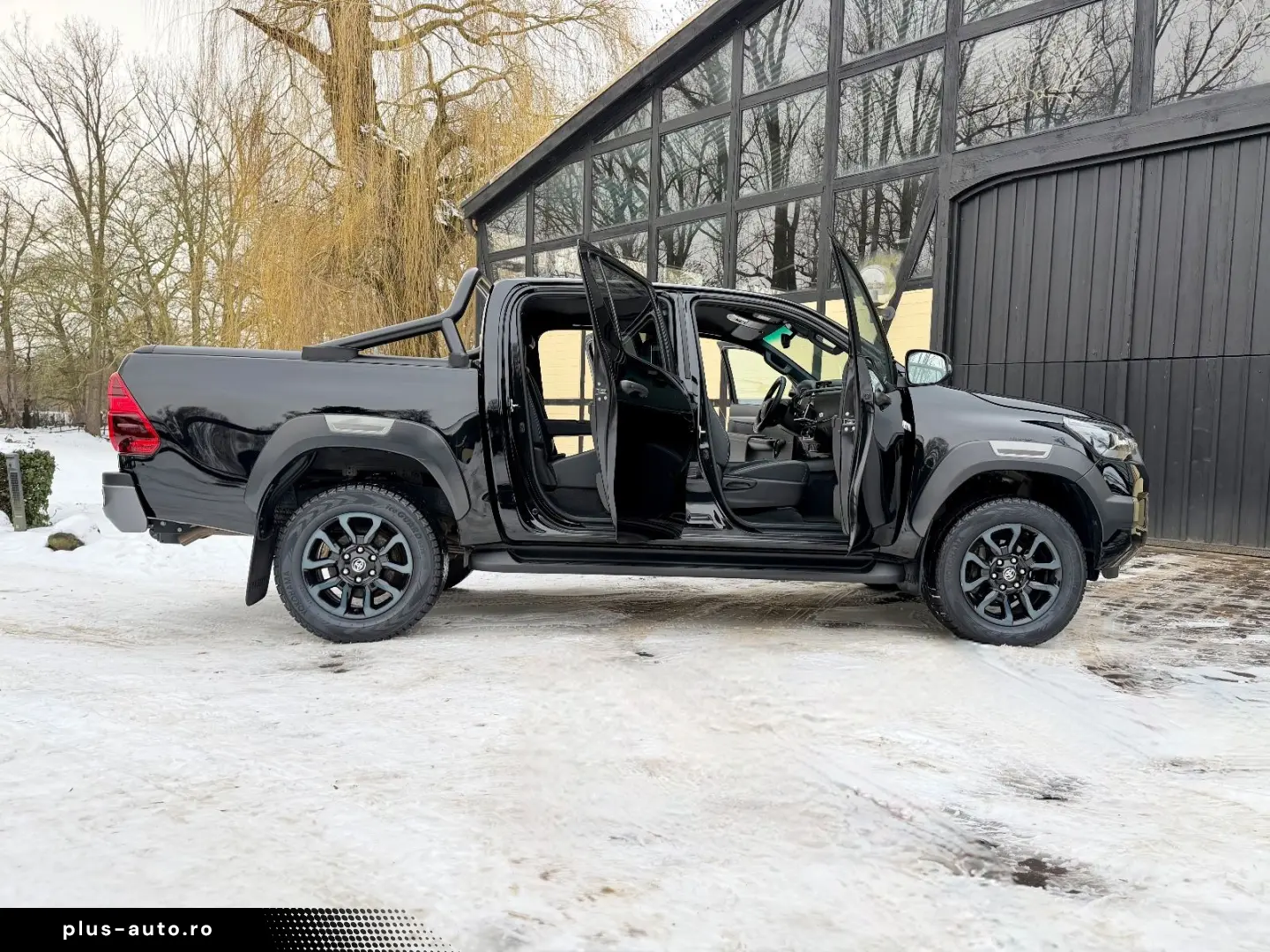 TOYOTA Hilux 2.8 D-4D 4Wd Invincible JBL AHK Rollo Büge