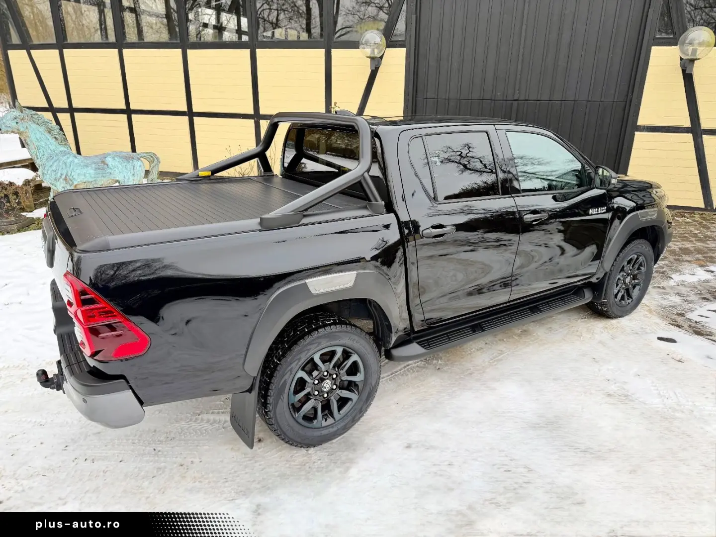 TOYOTA Hilux 2.8 D-4D 4Wd Invincible JBL AHK Rollo Büge