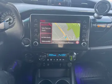 TOYOTA Hilux Double Cab Invincible 4x4 RFK AHK