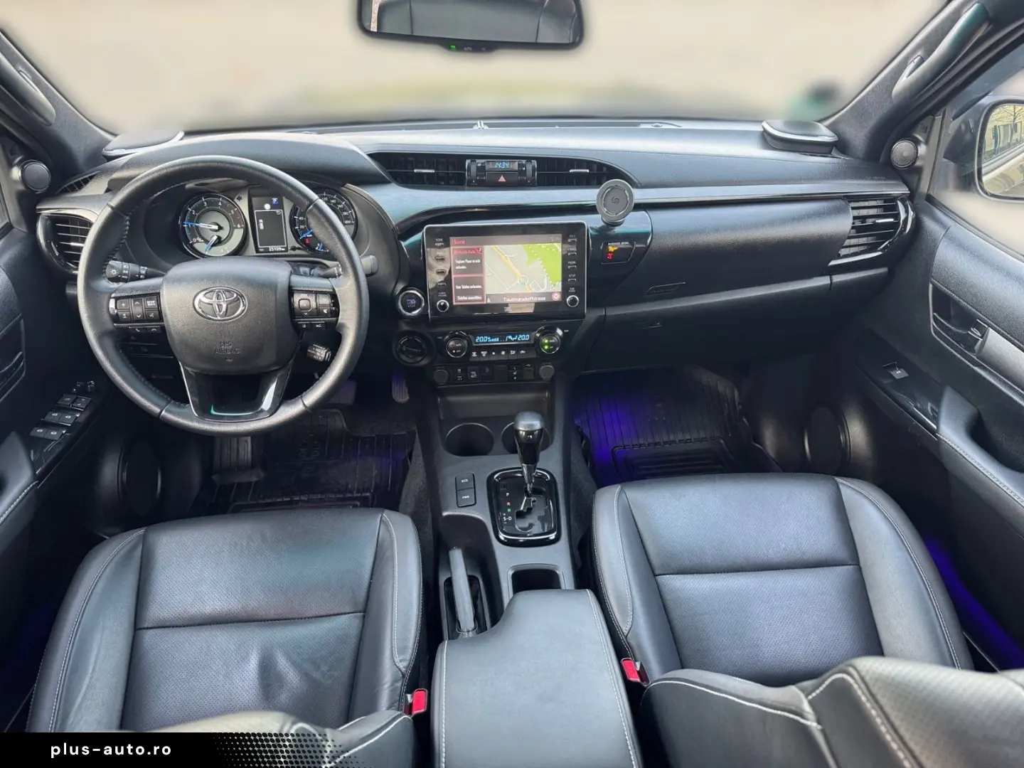 TOYOTA Hilux Double Cab Invincible 4x4 RFK AHK