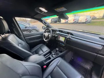 TOYOTA Hilux Double Cab Invincible 4x4 RFK AHK