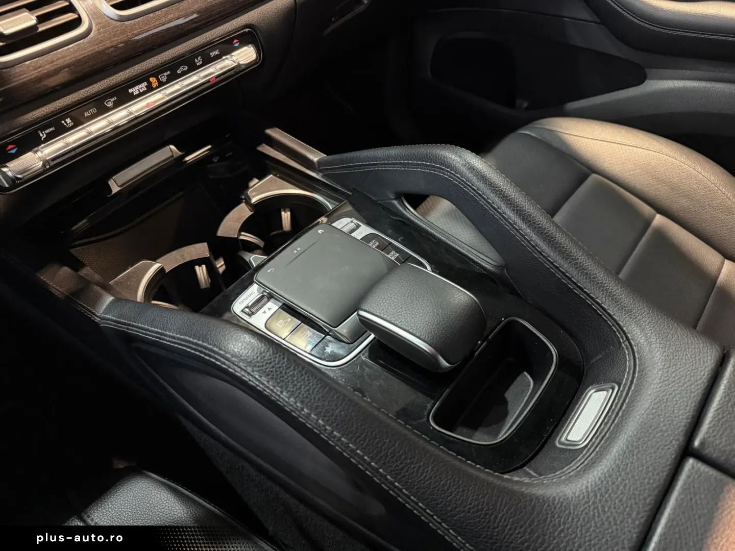 MERCEDES-BENZ GLE 450 4MATIC AMG Line PANO CARPLAY RFK LED