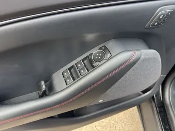 FORD Mustang Mach-E AWD 75 7 kWh Batterie