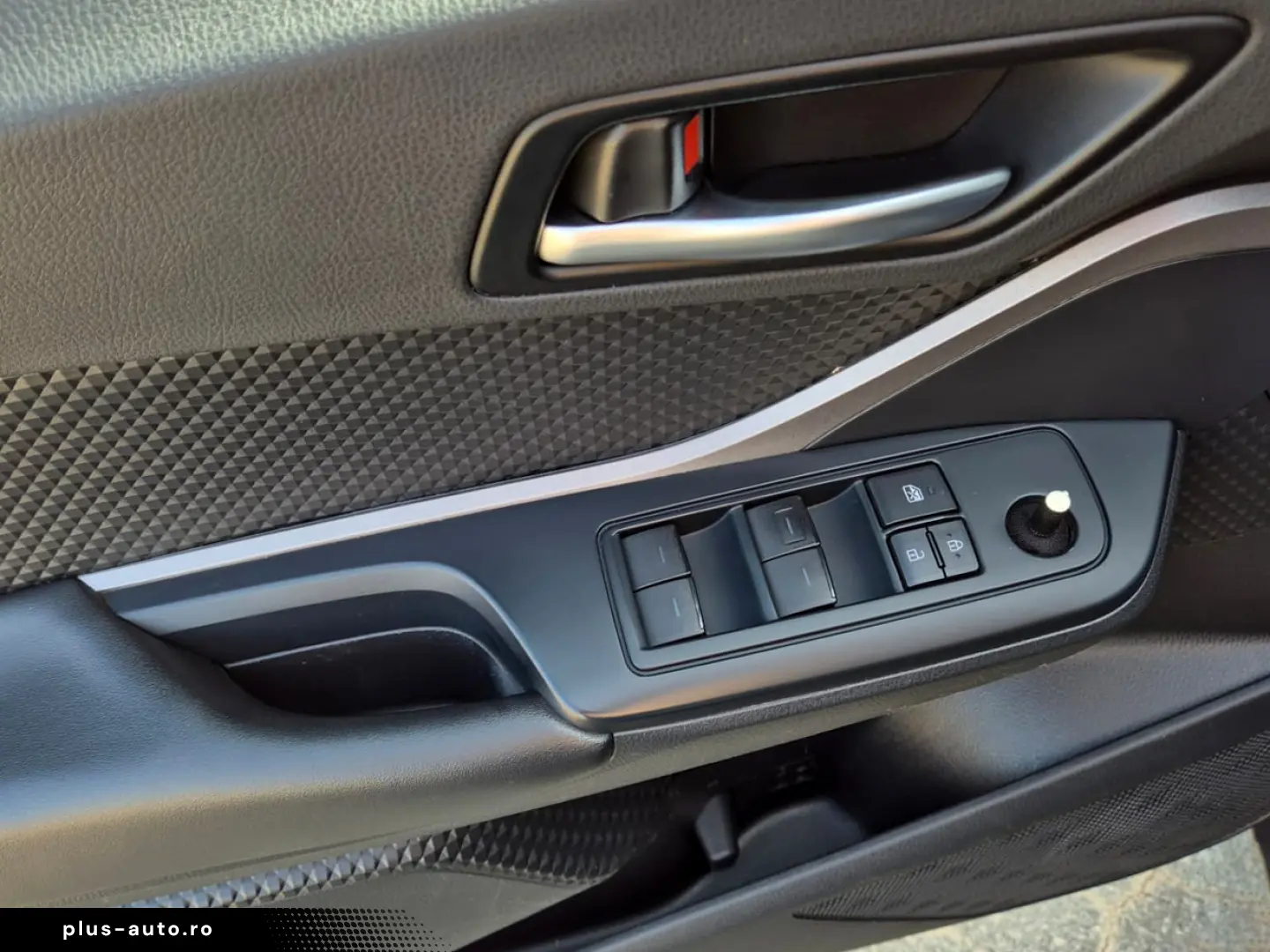 Toyota C-HR 1.8 HSD 122 CP 4x2 CVT Core