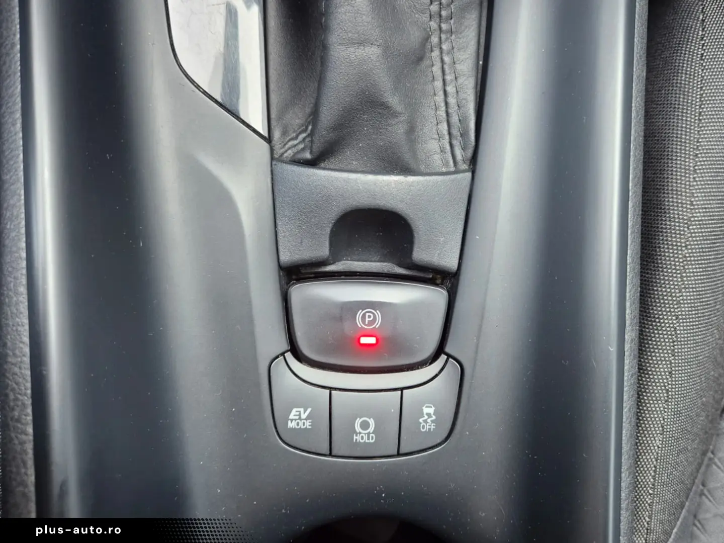 Toyota C-HR 1.8 HSD 122 CP 4x2 CVT Core