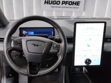 FORD Mustang Mach-E AWD