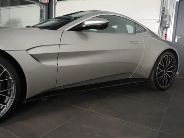 ASTON MARTIN V8 Vantage Coupé