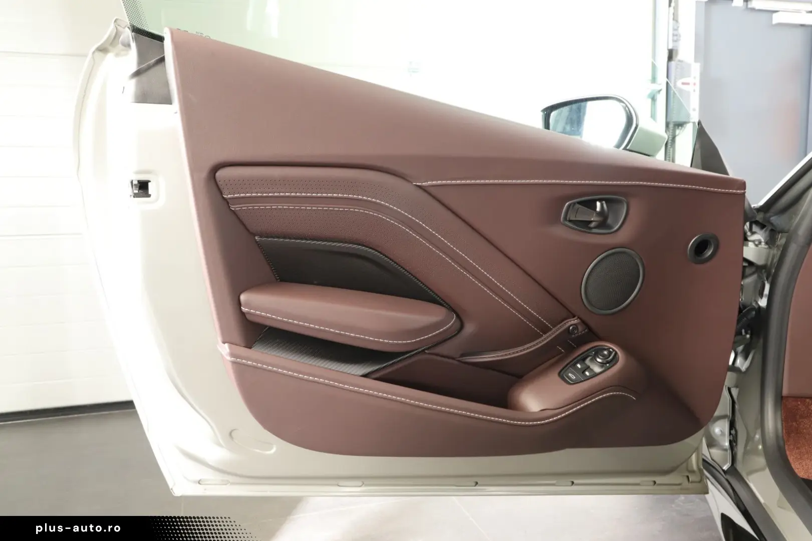 ASTON MARTIN V8 Vantage Coupé