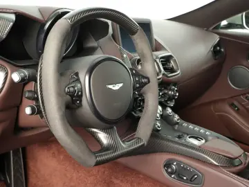 ASTON MARTIN V8 Vantage Coupé