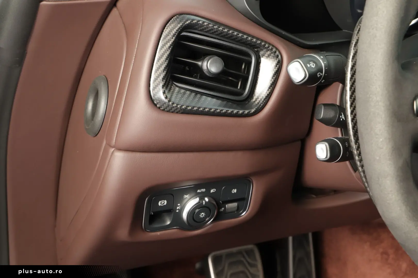 ASTON MARTIN V8 Vantage Coupé