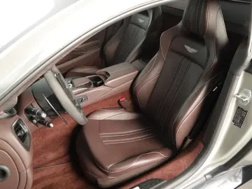 ASTON MARTIN V8 Vantage Coupé