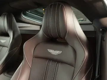 ASTON MARTIN V8 Vantage Coupé