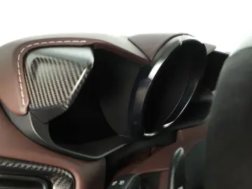 ASTON MARTIN V8 Vantage Coupé