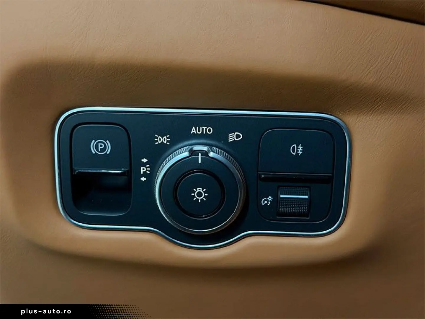 ASTON MARTIN DBS 770 Ultimate Volante 5.2 V12 1 of 199