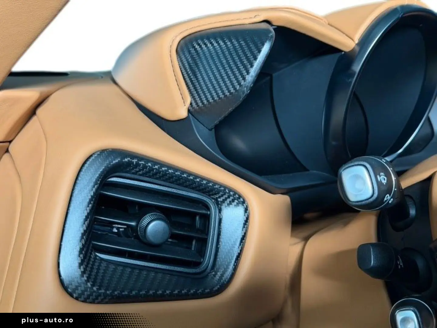 ASTON MARTIN DBS 770 Ultimate Volante 5.2 V12 1 of 199