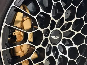 ASTON MARTIN DBS 770 Ultimate Volante 5.2 V12 1 of 199