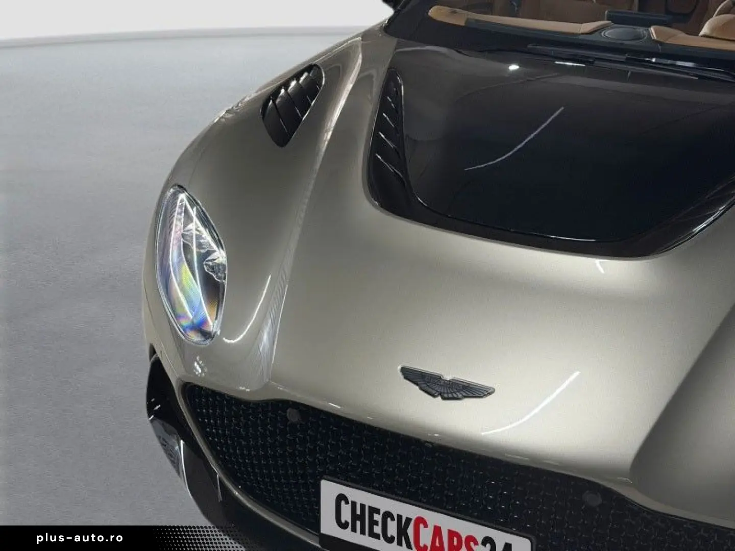 ASTON MARTIN DBS 770 Ultimate Volante 5.2 V12 1 of 199