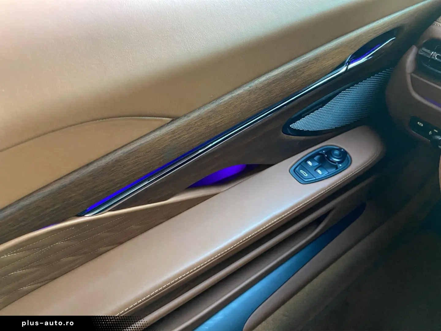 ASTON MARTIN DB12 4.0 V8 Volante