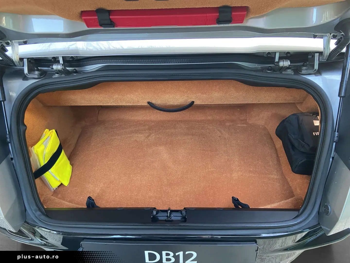 ASTON MARTIN DB12 4.0 V8 Volante