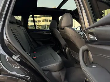 BMW X3 xD 20 i M Sport Laser Pano AHK HuD h k StHzg