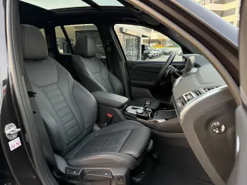 BMW X3 xD 20 i M Sport Laser Pano AHK HuD h k StHzg