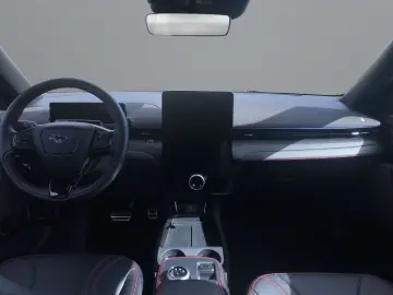 FORD Mustang MACH-E Basis AWD