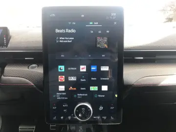 FORD Mustang MACH-E Basis AWD