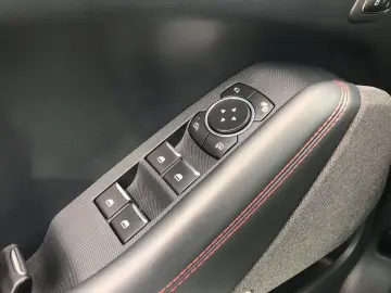 FORD Mustang MACH-E Basis AWD