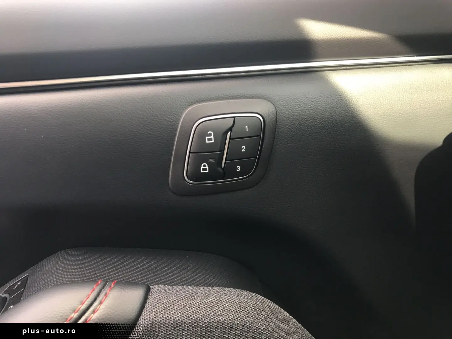 FORD Mustang MACH-E Basis AWD