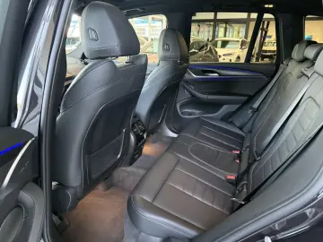 BMW X3 xDrive 20 i M Sport Autom. Pano Leder AHK Las