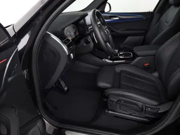 BMW X3 xDrive20i M Sport HUD ACC H&K PANO STHZ AHK