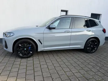 BMW X3 xDrive20d M Sport (AHK Pano 20  Memory)
