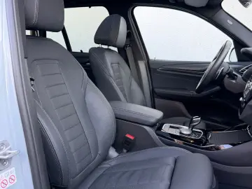 BMW X3 xDrive20d M Sport (AHK Pano 20  Memory)