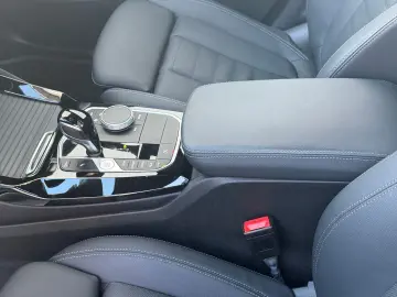 BMW X3 xDrive20d M Sport (AHK Pano 20  Memory)