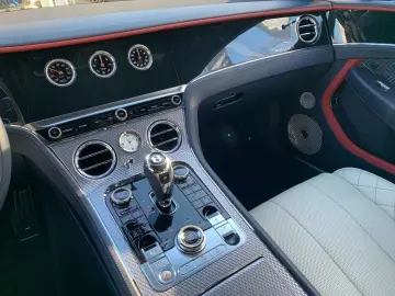 BENTLEY New Continental GT V8 Mulliner