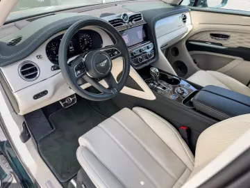 BENTLEY Bentayga Azure