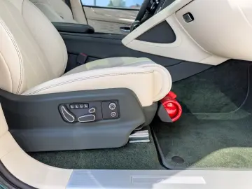BENTLEY Bentayga Azure
