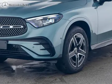 MERCEDES-BENZ GLC 300 de 4M AMG MBUX AHK 360  Pano DIG-LED