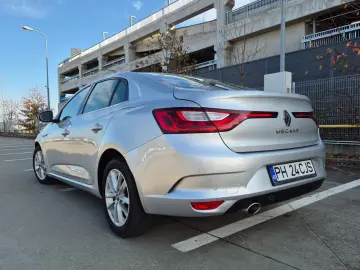 Renault Megane Blue dCi EDC Zen