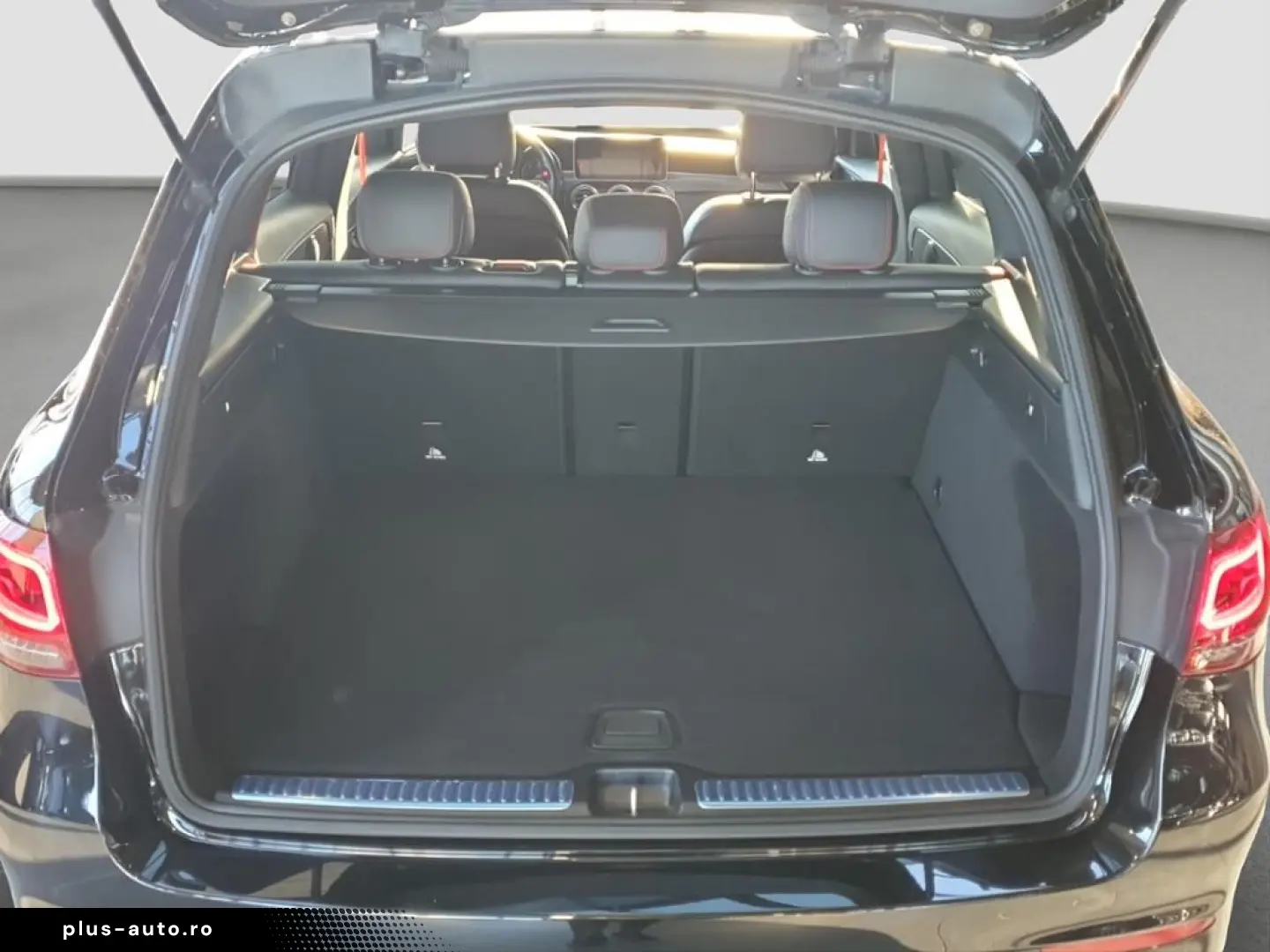 MERCEDES-BENZ GLC 220 d 4MATIC AMG Night LED SpurP PDC 360