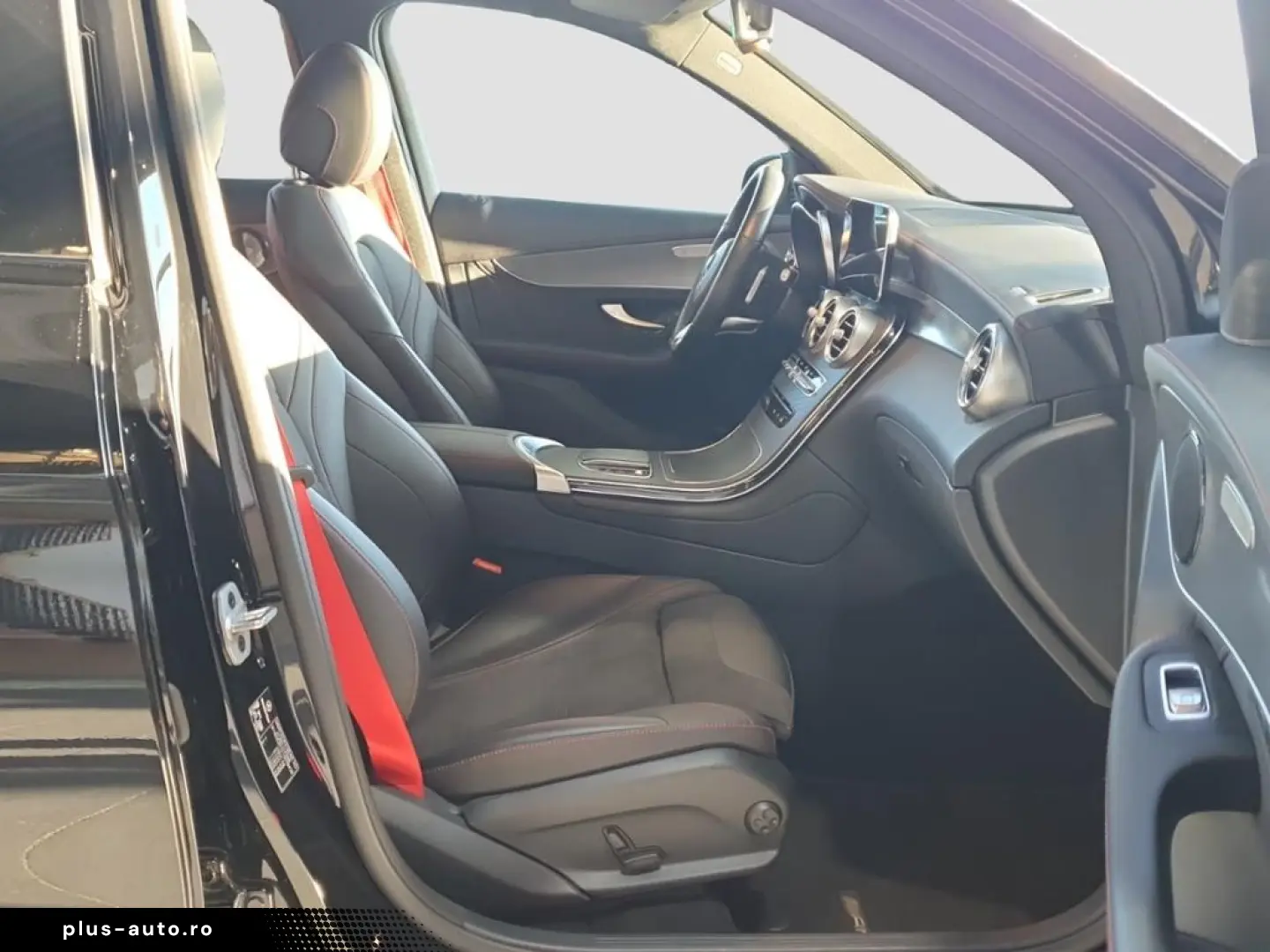 MERCEDES-BENZ GLC 220 d 4MATIC AMG Night LED SpurP PDC 360