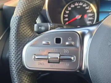 MERCEDES-BENZ GLC 220 d 4MATIC AMG Night LED SpurP PDC 360