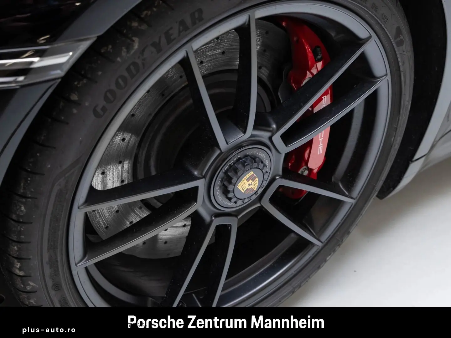 PORSCHE 992 Carrera 4 GTS Matrix HA-Lenkung 18-Wege Kame