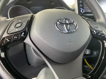 TOYOTA C-HR 1.8 Hybrid