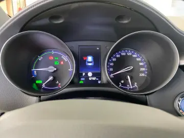 TOYOTA C-HR 1.8 Hybrid